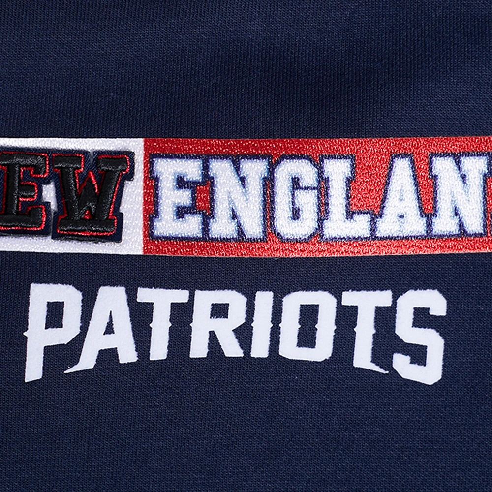 Sweat à capuche zippé avec logo fendu Pro Standard bleu marine pour femme des New England Patriots