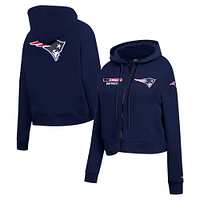 Sweat à capuche zippé avec logo fendu Pro Standard bleu marine pour femme des New England Patriots