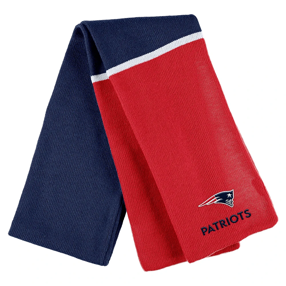 Women's WEAR by Erin Andrews Rouge New England Patriots Colorblock Bonnet en tricot à revers avec pompon et écharpe