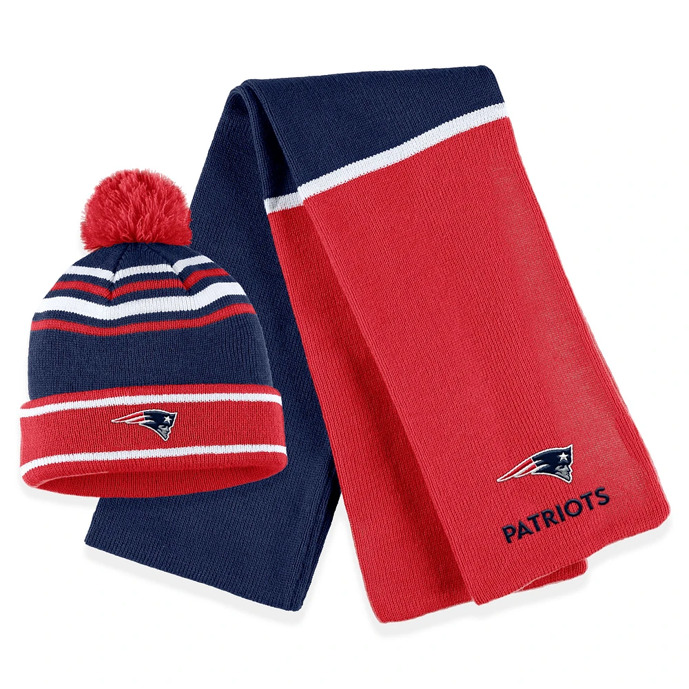 Women's WEAR by Erin Andrews Rouge New England Patriots Colorblock Bonnet en tricot à revers avec pompon et écharpe