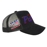 Casquette réglable de camionneur précourbée noire New England Patriots Times Up Mitchell & Ness pour jeunes