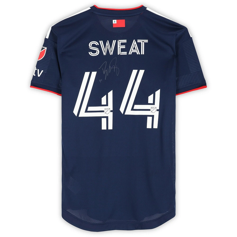 Maillot bleu marine dédicacé Ben Sweat New England Revolution #44 de la saison 2023 de la MLS