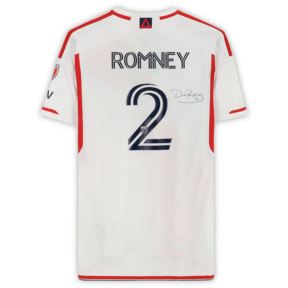 Maillot blanc dédicacé #2 des New England Revolution de Dave Romney lors de la saison 2023 de la MLS