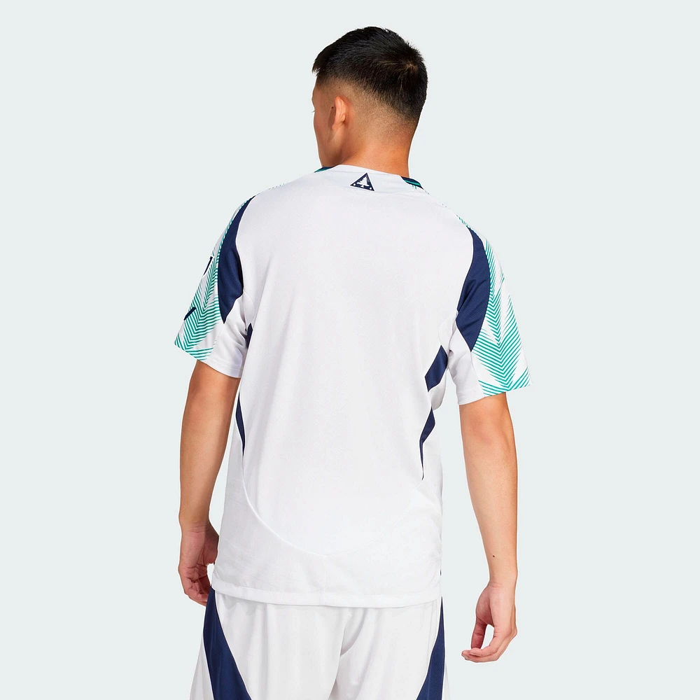 Maillot authentique adidas New England Revolution 2025 Eastern White Pine x Flag of pour homme
