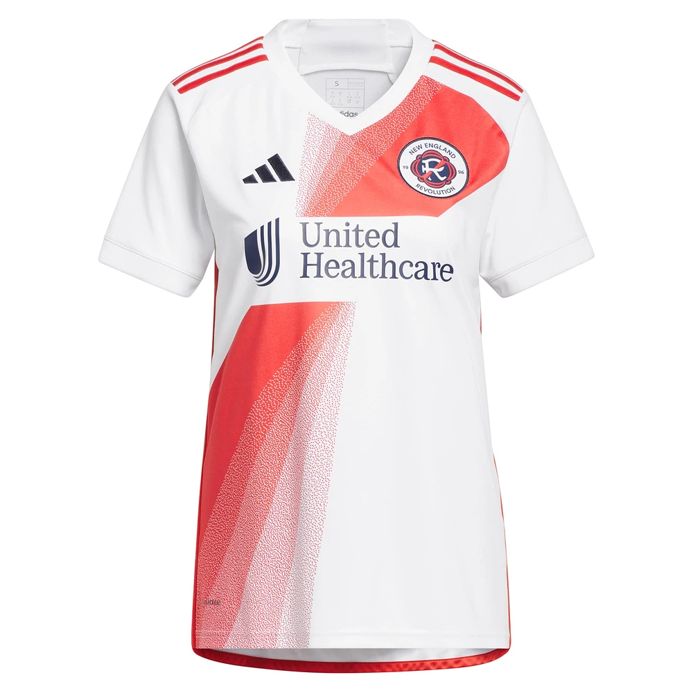 Maillot Femme Adidas Carles Gil Blanc New England Revolution 2023 Defiance Replica