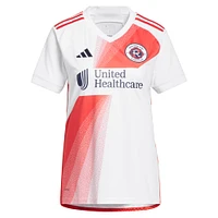 Maillot Femme Adidas Carles Gil Blanc New England Revolution 2023 Defiance Replica