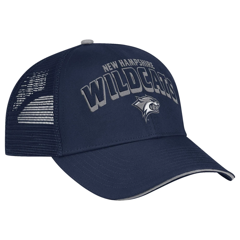 Casquette réglable de camionneur de l'équipe primaire de Wyatt des New Hampshire Wildcats Colosseum Navy pour hommes