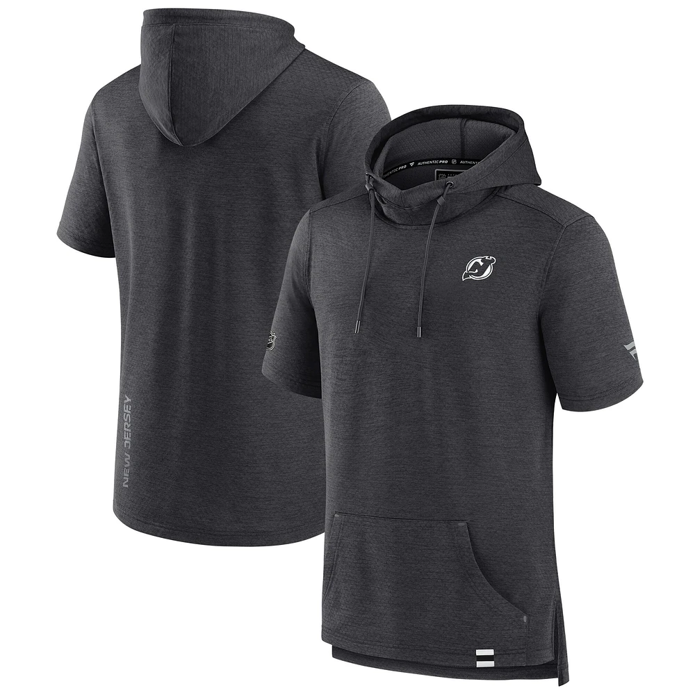 Sweat à capuche authentique Pro Fanatics Heather Charcoal New Jersey Devils pour homme