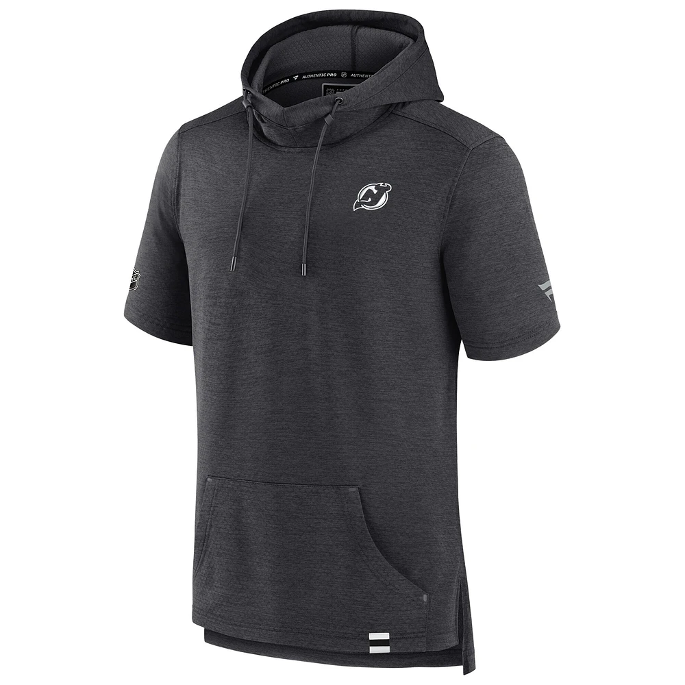 Sweat à capuche authentique Pro Fanatics Heather Charcoal New Jersey Devils pour homme
