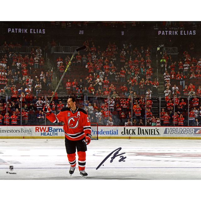 Patrik Elias New Jersey Devils autographié 8 "x 10" Stick Salute Photographie