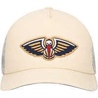 Casquette réglable de camionneur crème New Orleans Pelicans Mitchell & Ness pour hommes