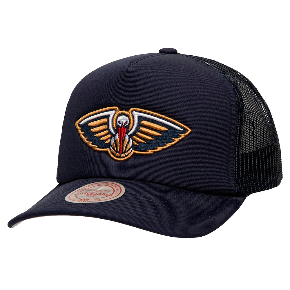 Casquette ajustable de camionneur OTC New Orleans Pelicans Core Evergreen OTC de Mitchell & Ness pour hommes, bleu marine