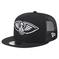 Men's New Era Black New Orleans Pelicans 9FIFTY Snapback Trucker Hat
