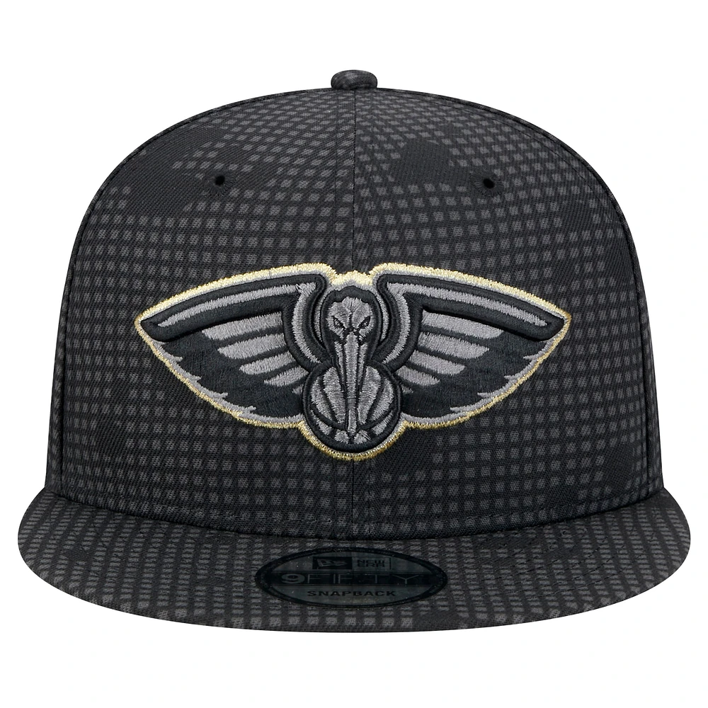 Men's New Era Black New Orleans Pelicans Midnight Ink Pop Outline 9FIFTY Snapback Hat