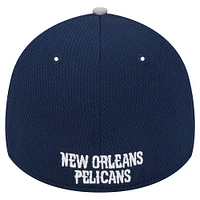 Casquette flexible 39THIRTY New Era Orleans Pelicans Active Trim pour hommes, gris/bleu marine