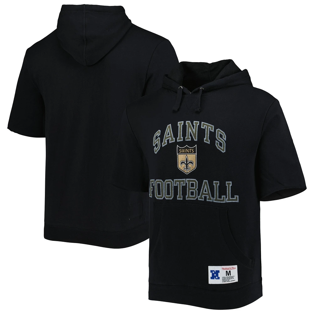 Chandail à capuchon manches courtes délavé Mitchell & Ness New Orleans Saints pour homme noir