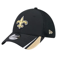 Casquette New Era noire Game Day Linear 39THIRTY Flex des Saints de la Nouvelle-Orléans pour homme