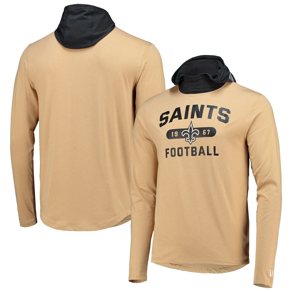 T-shirt à manches longues New Era or/noir Orleans Saints Active Block Hoodie pour homme