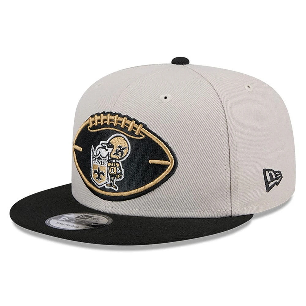 Casquette Snapback 9FIFTY historique New Orleans Saints 2024 Sideline New Era pierre/noir pour hommes