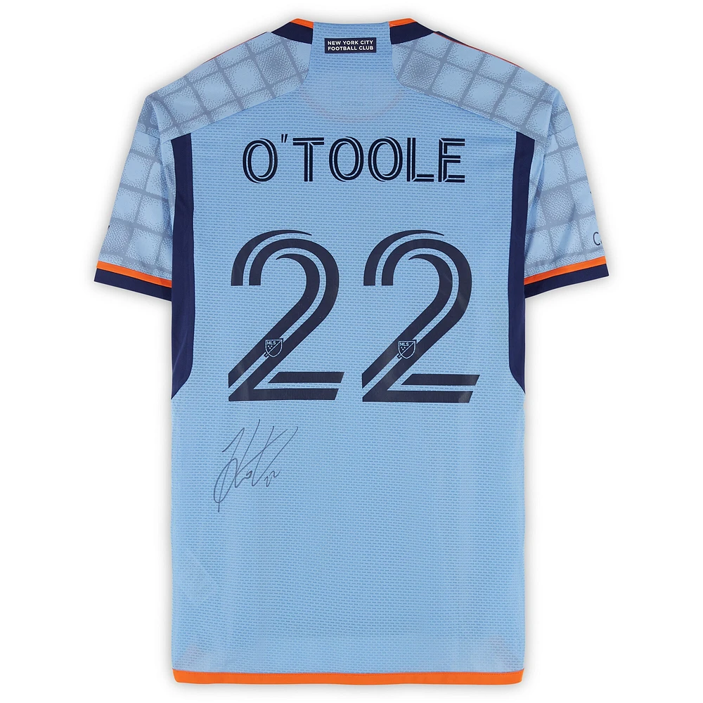 Maillot adidas bleu ciel dédicacé Kevin O'Toole du New York City FC n° 22, utilisé lors du match de la saison 2024 de la MLS - Taille S