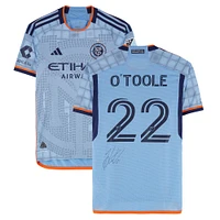 Maillot adidas bleu ciel dédicacé Kevin O'Toole du New York City FC n° 22, utilisé lors du match de la saison 2024 de la MLS - Taille S
