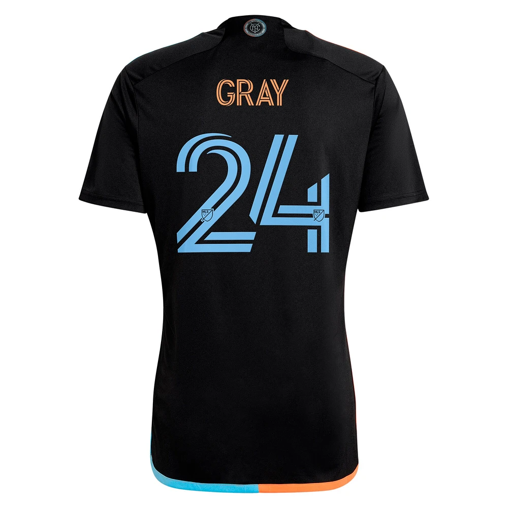 Maillot de joueur réplique adidas Tayvon gris noir New York City FC 2024 24/7 Kit pour homme