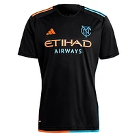 Maillot de joueur réplique adidas Thiago Martins noir New York City FC 2024 24/7 Kit pour homme