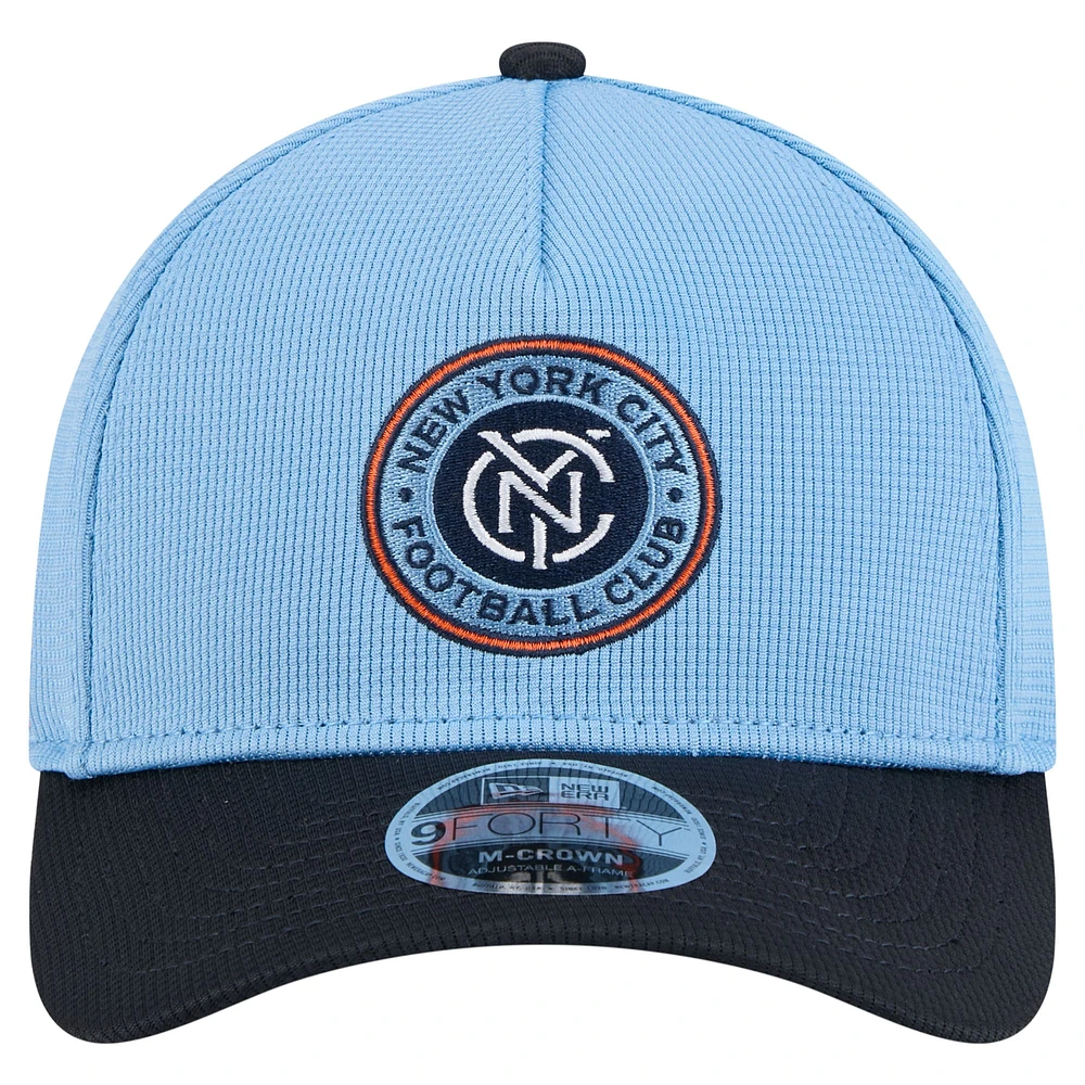 Casquette ajustable New Era bleu clair New York City FC 2025 Jersey Hook 9FORTY M-Crown pour homme