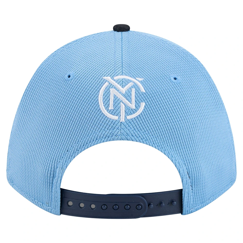 Casquette ajustable New Era bleu clair New York City FC 2025 Jersey Hook 9FORTY M-Crown pour homme