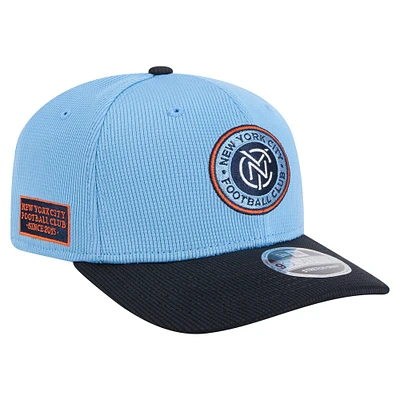 Casquette extensible à boutons-pression New York City FC 2025 Jersey Hook 9SEVENTY bleu ciel/bleu marine pour homme New Era
