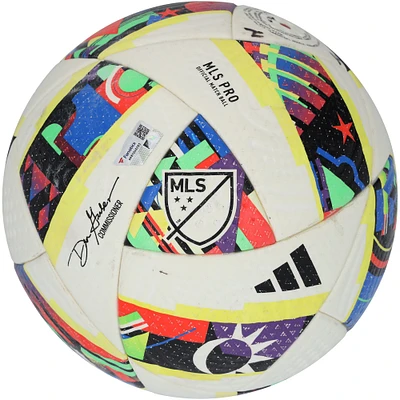 Ballon de football adidas utilisé lors des matchs du New York City FC lors de la saison 2024 de la MLS