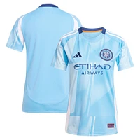Maillot réplique du kit Excelsior New York City FC 2025 bleu clair adidas pour femme