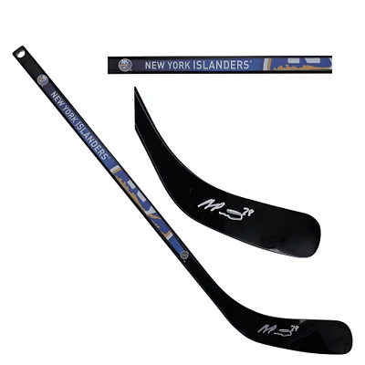 Bâton de hockey composite miniature autographié par Alexander Romanov des Islanders de New York