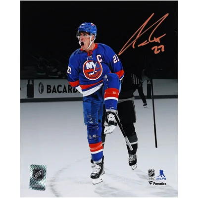 Maillot bleu autographié de 8" x 10" par Anders Lee des Islanders de New York célébrant la photo de la vedette