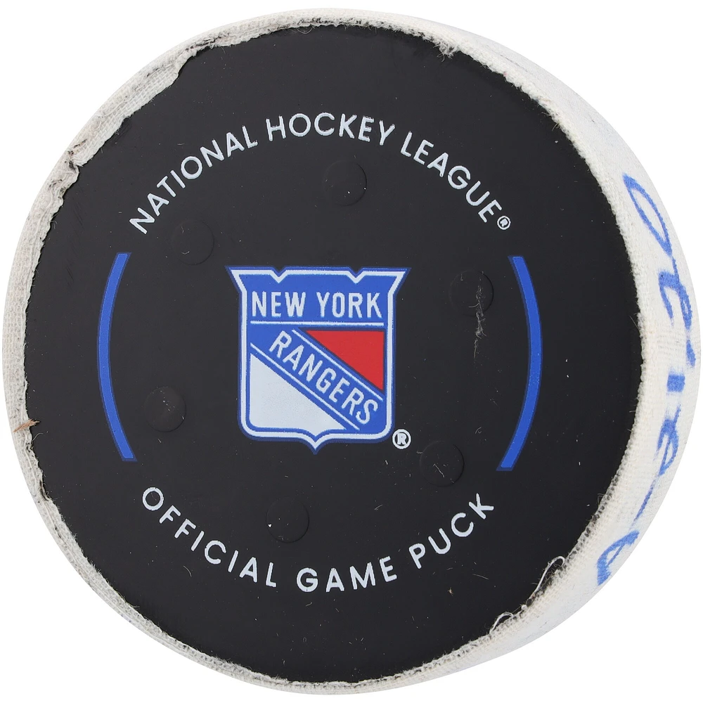 Rondelle de but utilisée par Brock Nelson lors du match des Islanders de New York contre les Rangers de New York le 13 avril 2024 - Premier des deux buts marqués