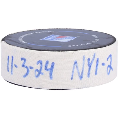 Rondelle de but utilisée par Brock Nelson lors du match des Islanders de New York contre les Rangers de New York le 3 novembre 2024