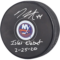Rondelle de hockey autographiée par Jean-Gabriel Pageau des Islanders de New York avec l'inscription « Isles Debut 2/25/20 »