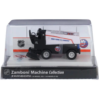 Zamboni moulée sous pression autographiée à l'échelle 1:43 de Mathew Barzal par les Islanders de New York