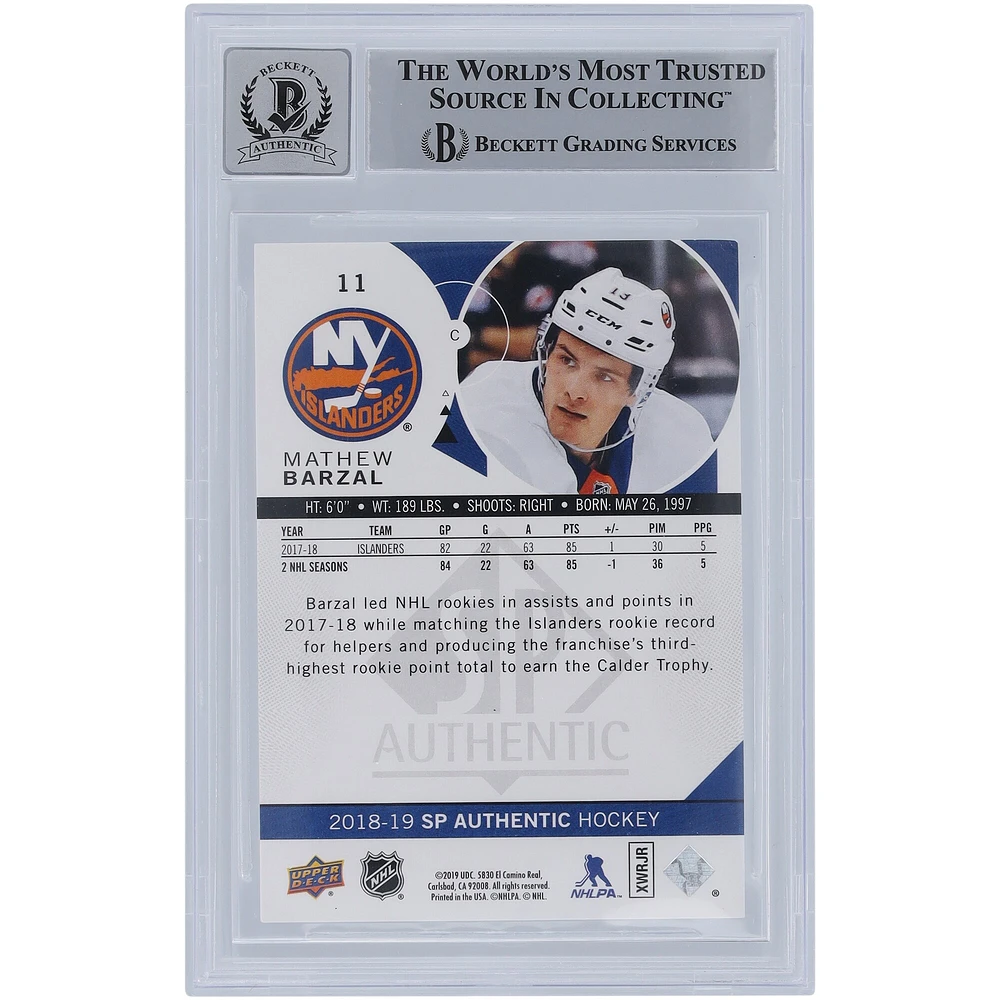 Carte autographiée 2018-19 Upper Deck SP authentique n° 11 Beckett Fanatics Witnessed New York Islanders par Mathew Barzal authentifiée