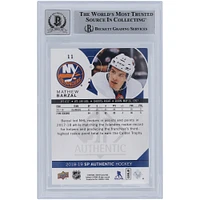 Carte autographiée 2018-19 Upper Deck SP authentique n° 11 Beckett Fanatics Witnessed New York Islanders par Mathew Barzal authentifiée