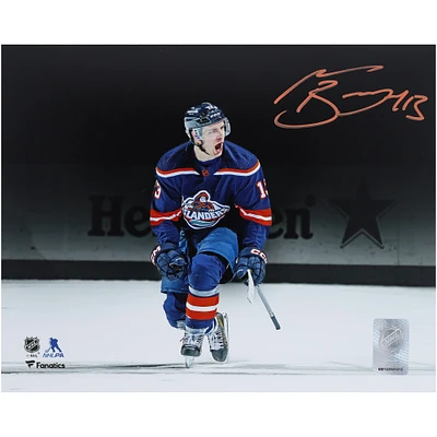 Photographie rétro inversée autographiée de 8" x 10" de Mathew Barzal des Islanders de New York