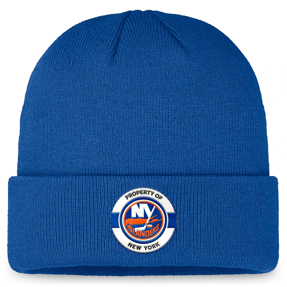 Bonnet en tricot à revers Authentic Pro Training Camp Fanatics bleu pour hommes des Islanders de New York