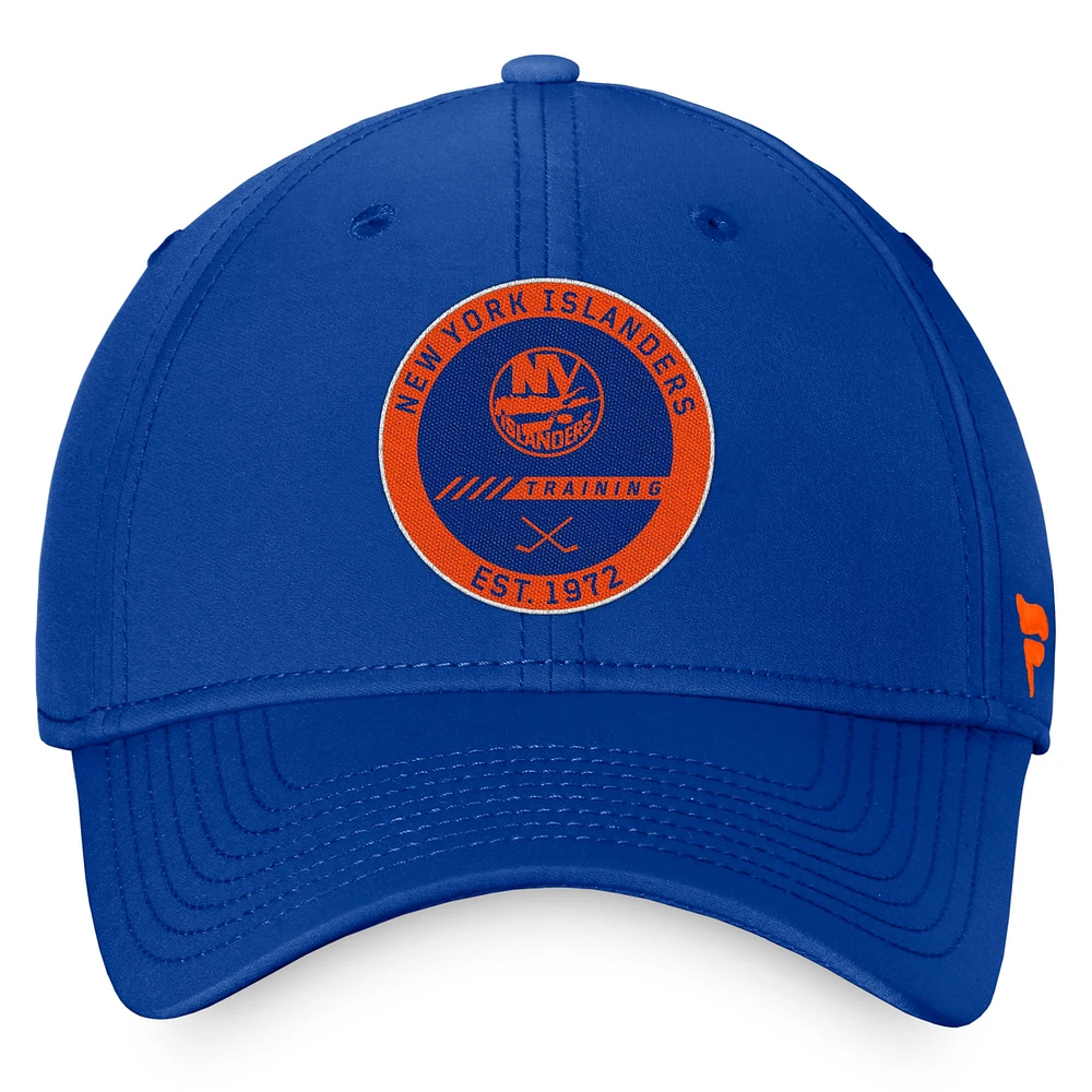 Casquette flexible authentique pour le camp d'entraînement professionnel 2022 Fanatics Royal New York Islanders hommes