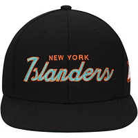 Men's Mitchell & Ness Black New York Islanders Core Team Script 2.0 Snapback Hat