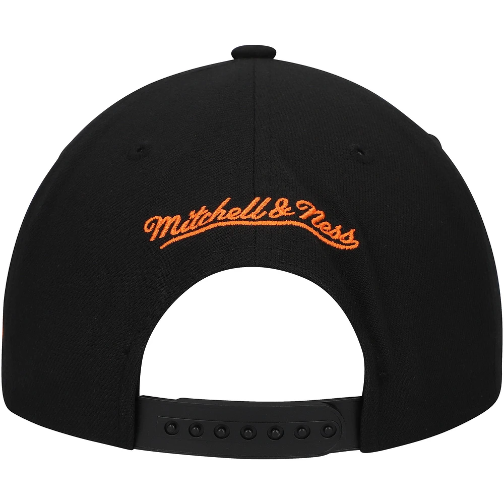 Men's Mitchell & Ness Black New York Islanders Core Team Script 2.0 Snapback Hat