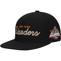 Men's Mitchell & Ness Black New York Islanders Core Team Script 2.0 Snapback Hat