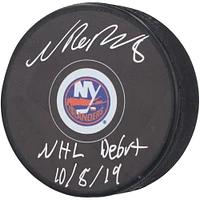 Rondelle de hockey autographiée par Noah Dobson des Islanders de New York avec l'inscription « NHL Debut 10/8/19 »