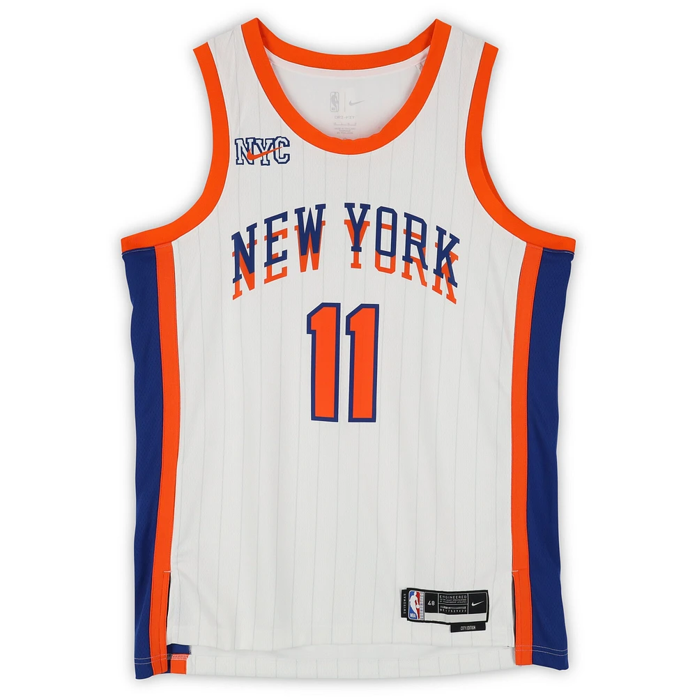 Maillot Nike City Edition Swingman blanc dédicacé par Jalen Brunson des New York Knicks pour la saison 2024-25 avec inscription « Bing Bong ».