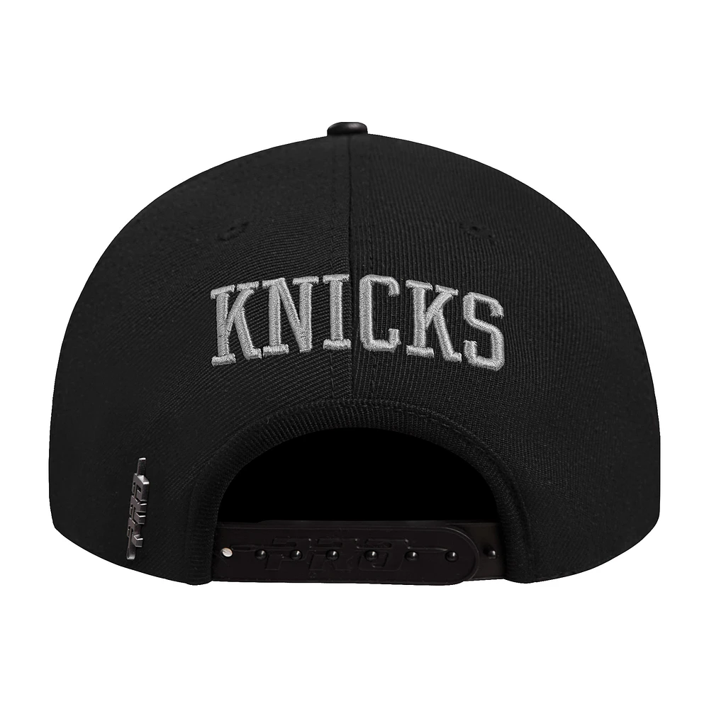 Men's Pro Standard  Cream/Black New York Knicks French Terry Snapback Hat