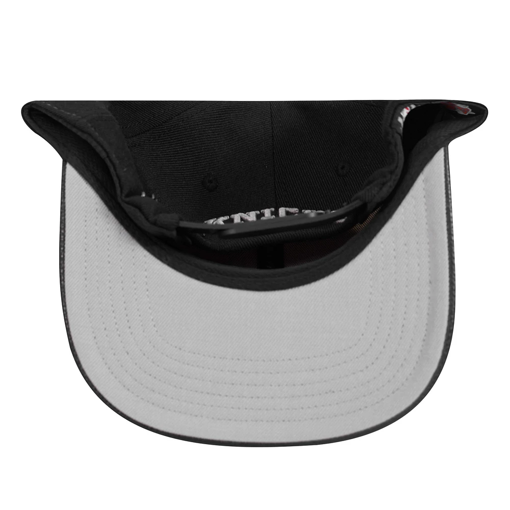 Men's Pro Standard  Cream/Black New York Knicks French Terry Snapback Hat